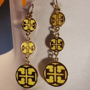 Tory Burch signature drop earrings 😍