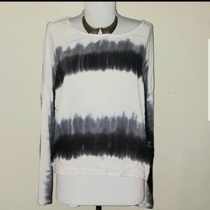 Paperdolls tie-dye top. Size lrg