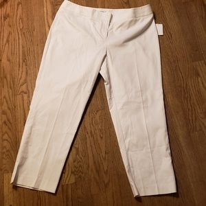 Fashion bug white crop pants. Size 16