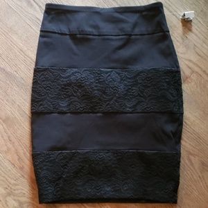 Joe B black lace/rayon pencil skirt. Sz Sm