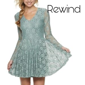 Rewind floral lace skater dress.  Sz Med