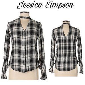 Jessica Simpson Carol Choker Neck blouse. Sz Lrg