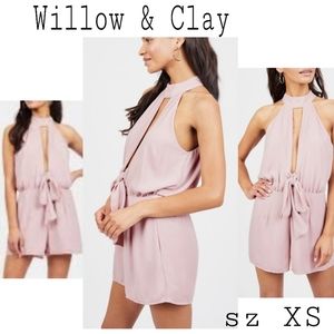 Willow & Clay nude open front romper. Sz Sm