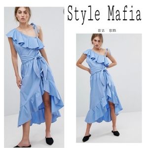 STYLE MAFIA Cold Shoulder Ruffle dress. Sz Sm $269