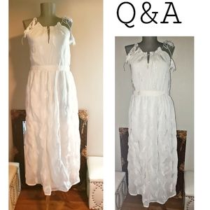 😍 Q&A white chiffon leaf embroidered dress. 2 avail