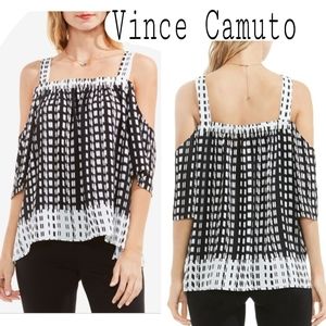 Vince Camuto blak/gray cold shoulder top. Sz XS