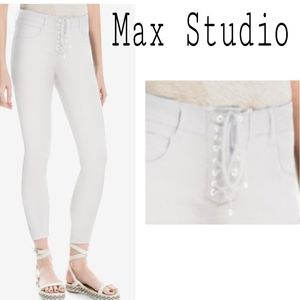 Max Studio "Therese" white crop denims. Sz 27