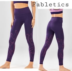 Fabletics high waisted seemless leggings.  Sz XS