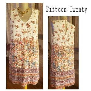 Fifteen Twenty floral v neck dress.  Sz Sm