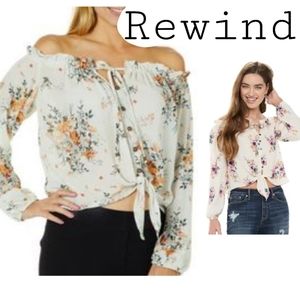 Rewind off the shoulder tie front top. Sz Lrg