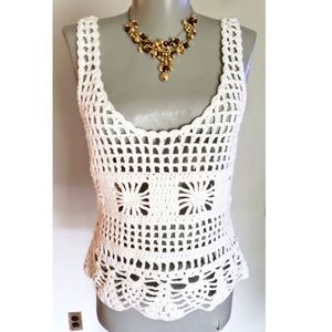 White crochet sleeveless top. Sz Sm