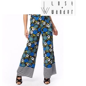 Lost + Wander floral boho pants. Sz Sm