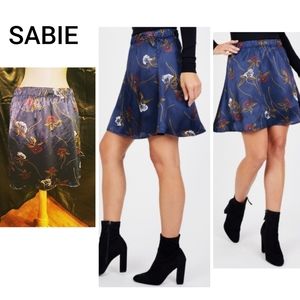 Sabie silky floral skirt. Sz Med