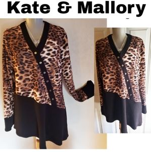 Kate & Mallory assymetrical animal print top. Sz L