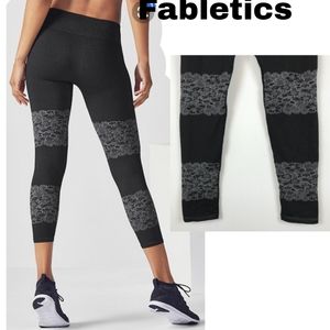 Fabletics seamless printed lace leggings. Sz XS