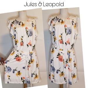 Jules & Leopold white floral dress.  Sz  Sm