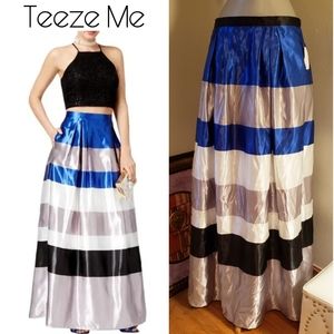 Teeze Me Womens maxi skirt.  Sz 12