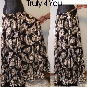 Truly 4 You flare maxi skirt.  Sz Med