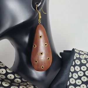 Wood/gold grommet earrings