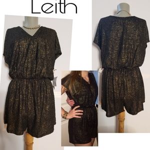 Leith blk/gold surplice romper. Sz Med