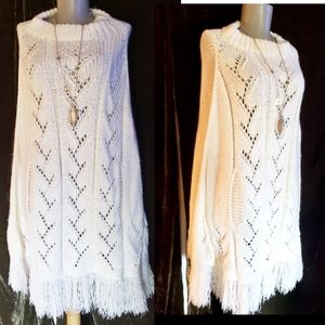 Cable Knit Poncho w/fringes.  No label.  Fits Large/XLrg