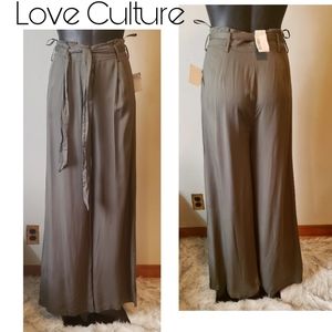 Love Culture paper bag palazzo pants.  Army green.  Sz Sm