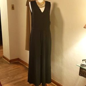 Noir jumpsuit. Sz Lrg