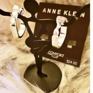 💥Clip - Anne Klein (TJG) silver hoop.