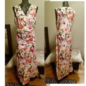 Kate and Mallory floral maxi dress.  Sz Med