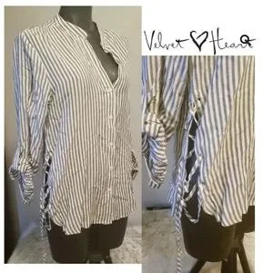 Velvet heart striped lace up top. Sz Small