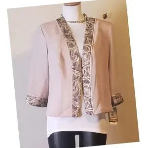 Maya Brooke' s crop jacket.
