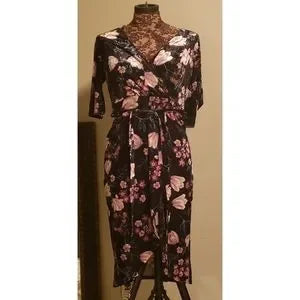 Monteau floral velvet dress.  Sz Med