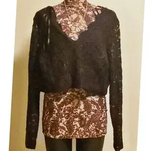 City Studio lace black sparkle crop top. Sz 22w