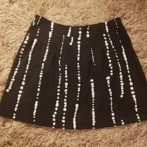 Worthington black/white circle skirt.  Sz 18. True to size