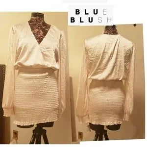 Blue Blush off white long-sleeved dress.   Sz Lrg