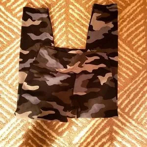 Victoria Secrets Pink camo leggings. Sz Xl