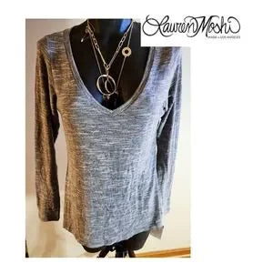 Lauren Moshi vneck top.  Sz med