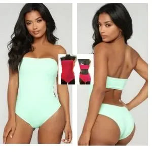 Fashion Nova cut out swimsuit.  Sz Med.  Red. New