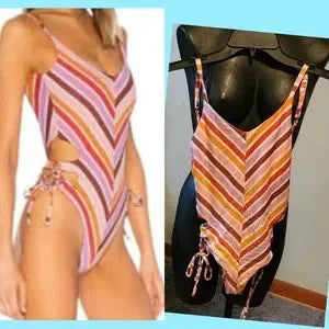 Maaji Praia Arco Iris reversible swimsuit.  Sz Sm. Deal!! Tag attached.