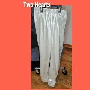 Two Hearts Vegan leather elastic waist pants. Sz 2x