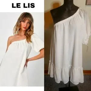 Le Lis Collection white one shoulder ruffle dress.  Sz Lrg. Nwts