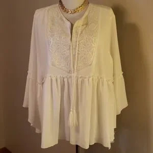 New Direction bell sleeved crochet blouse. Sz Xl